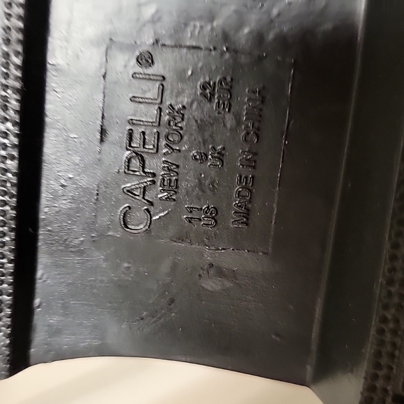 Capelli size 11 black with pokka dot trim rain boots - Picture 7 of 7